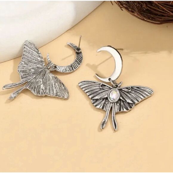 ✨“Celestial Moth & Moon Drop Earrings – Iridescent Gemstone Accent” - Picture 4 of 16